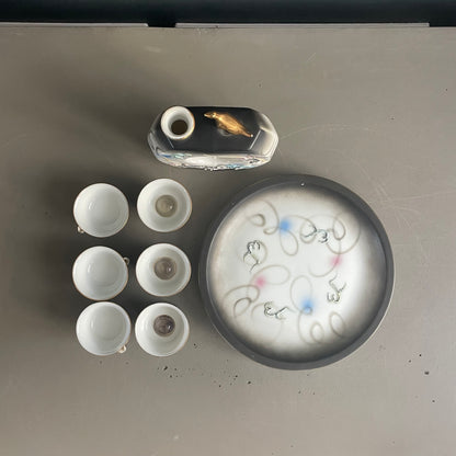 Service à saké en porcelaine – 6 tasses, bouteille et plateau - Ref 1123