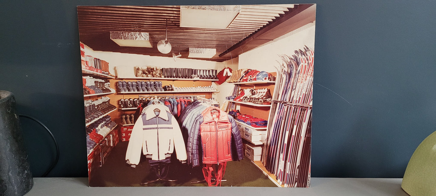 Photo d'art vintage - Magasin de ski années 80 - Ski de fond - Ref 66