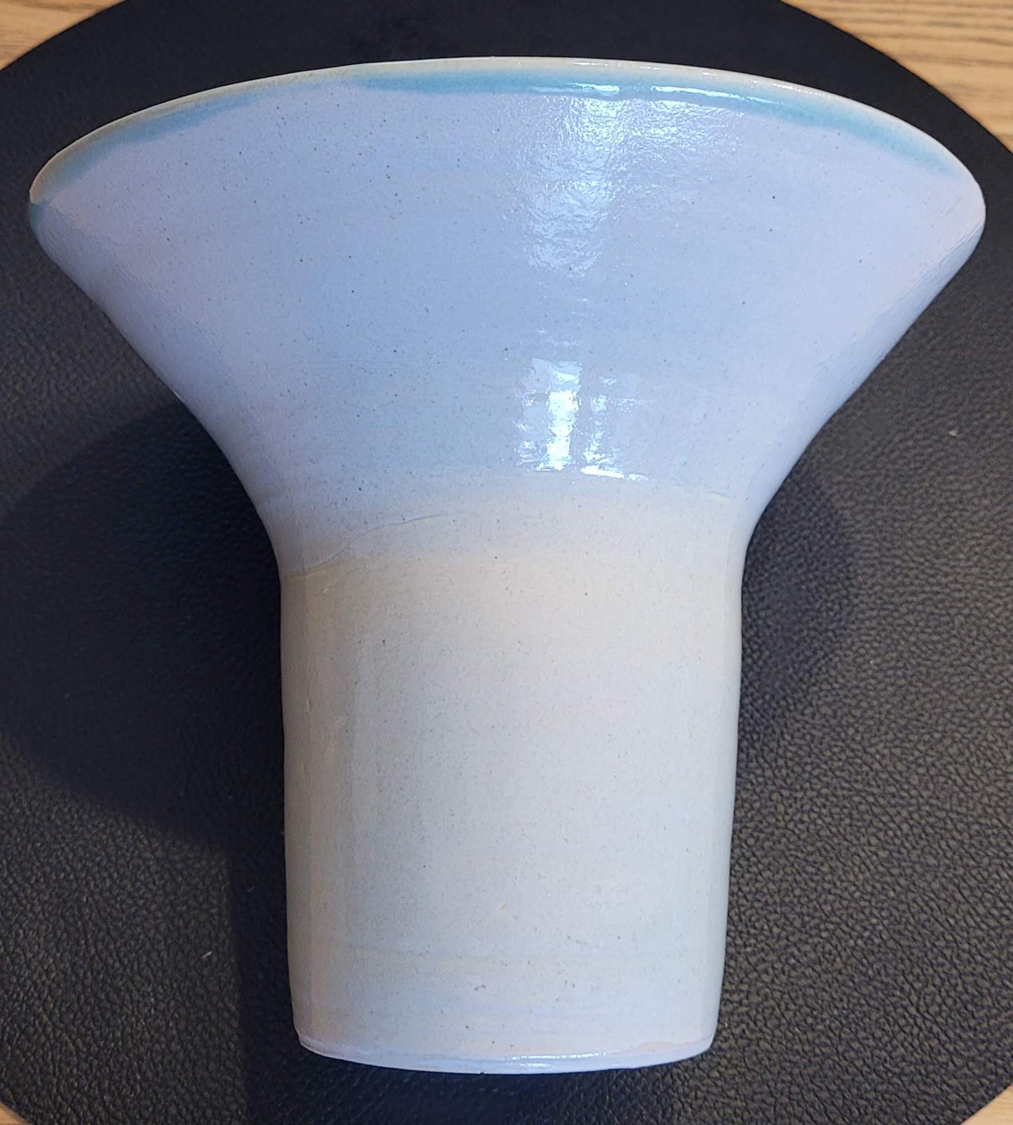 Vase en grès crème, intérieur vernissé céladon - ref 6