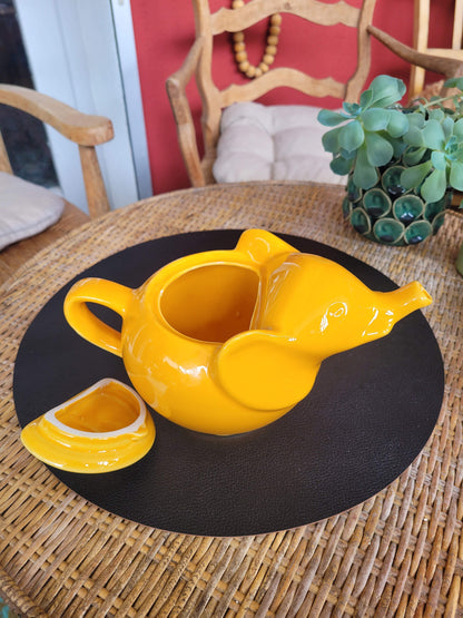 Théière vintage Eléphant en porcelaine - ref 149