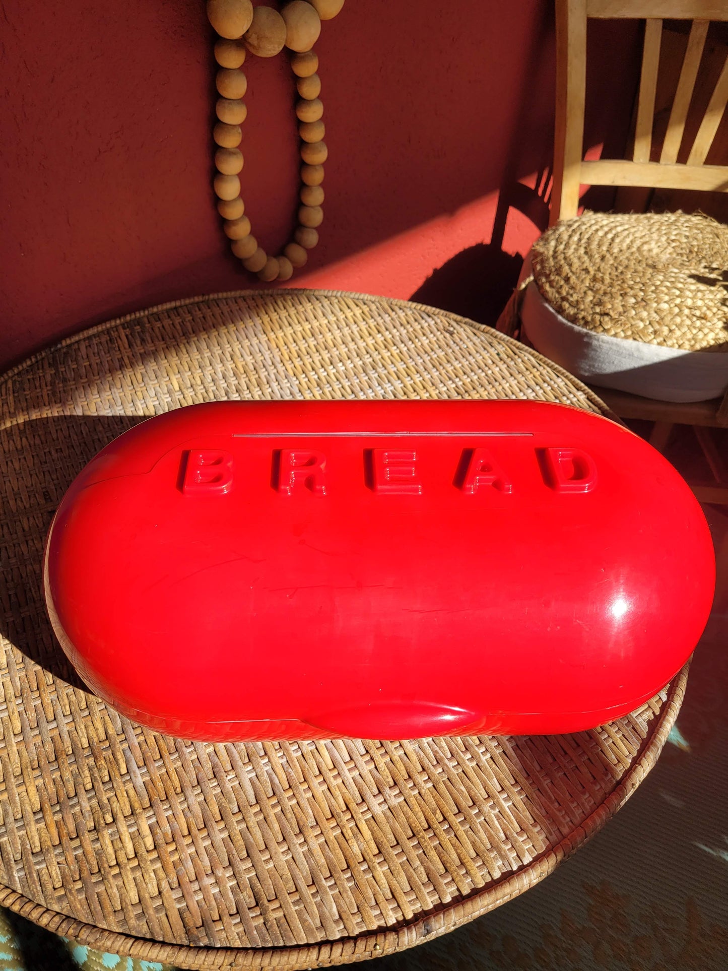 Boîte à pain vintage en plastique rouge - Ref 202