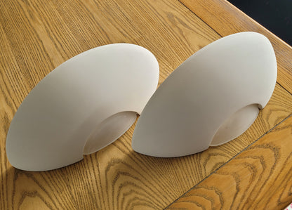 Paire d'appliques demi-lune en plâtre - ref 235