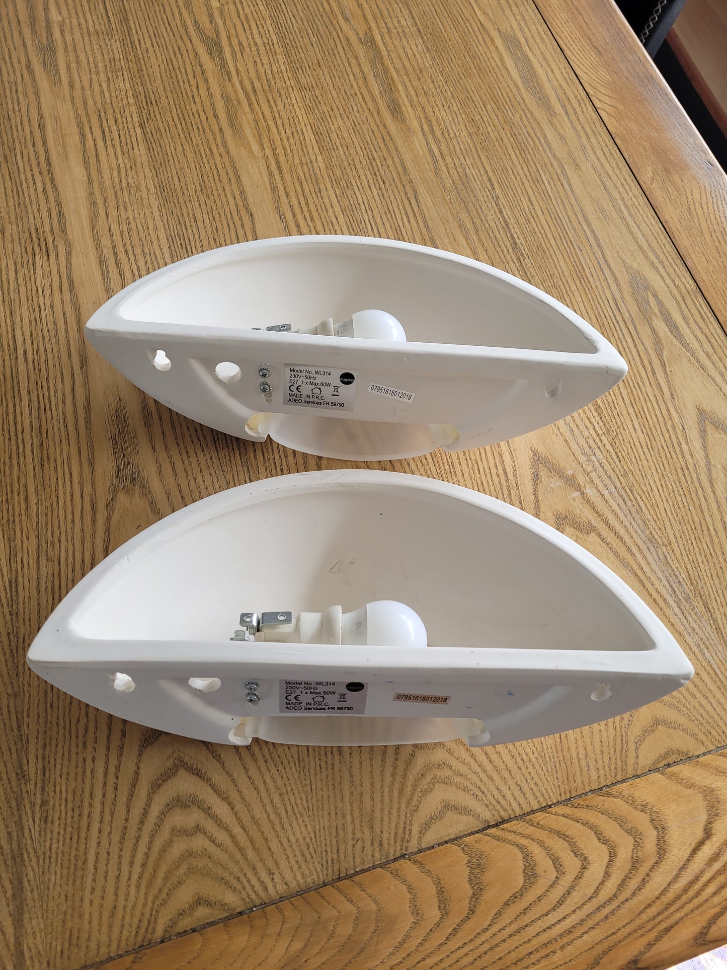 Paire d'appliques demi-lune en plâtre - ref 235