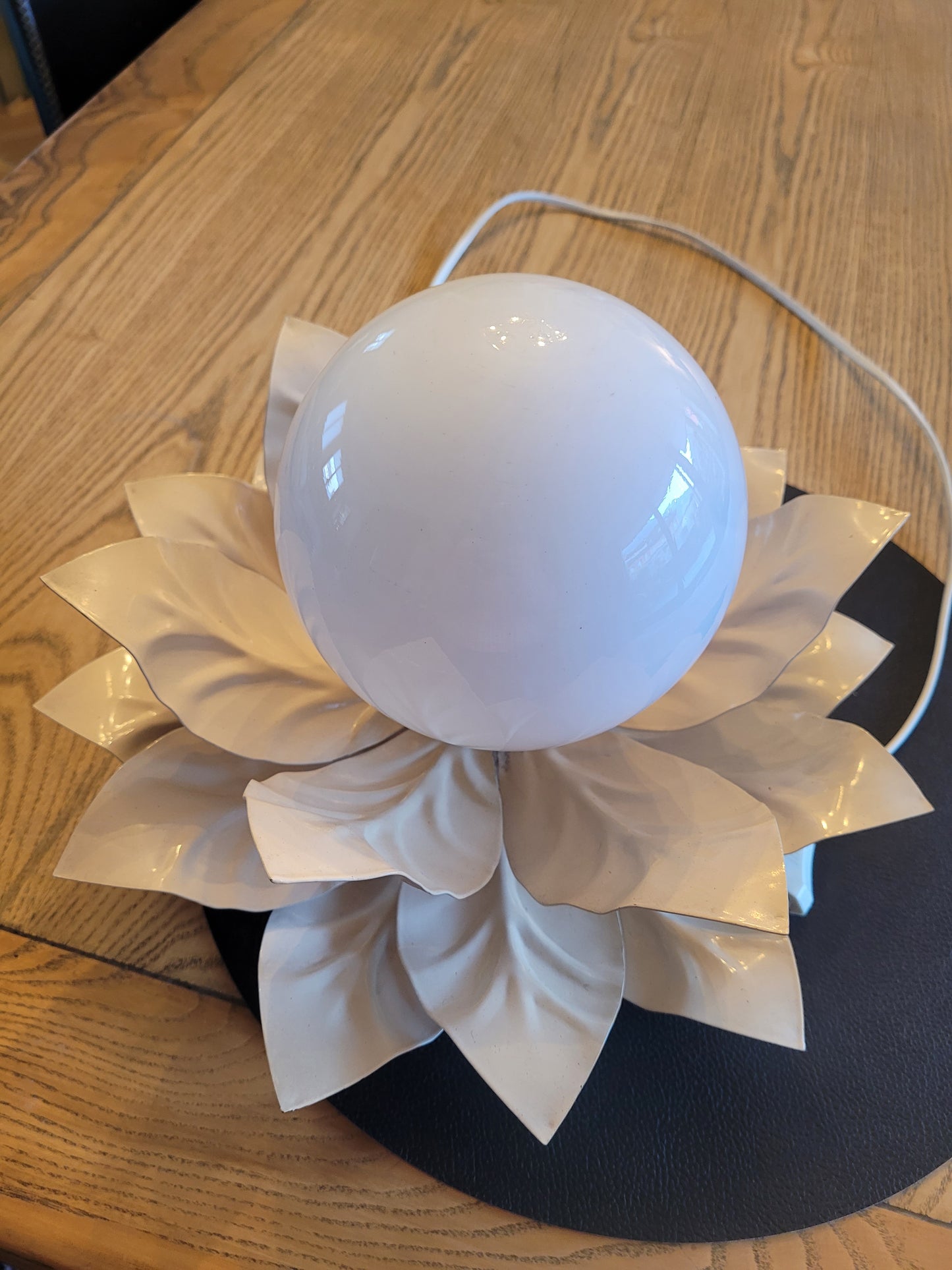 Lampe à poser fleur globe opaline - Ref 228