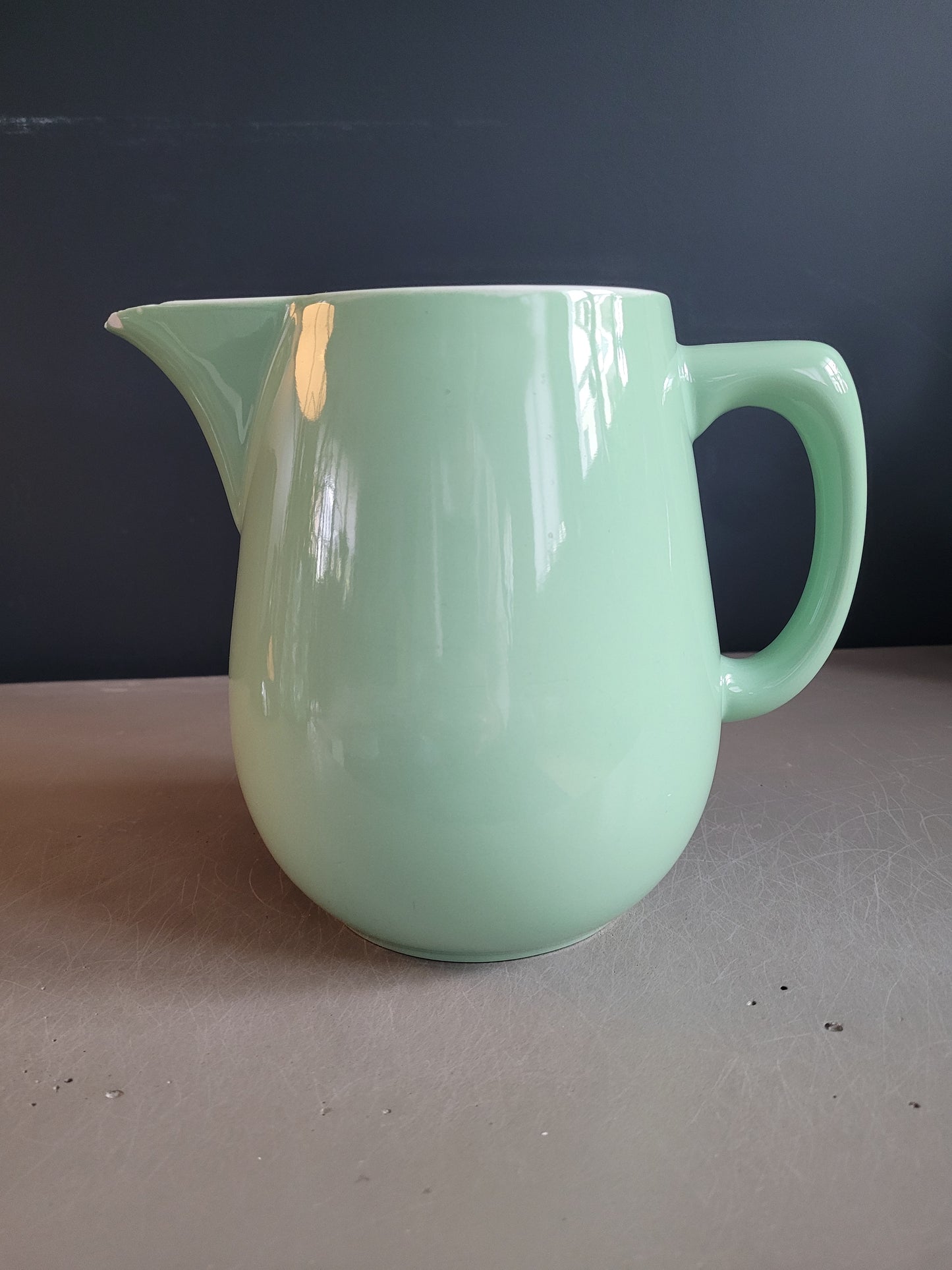 Grand pichet à eau en porcelaine vert d'eau - Ref 150