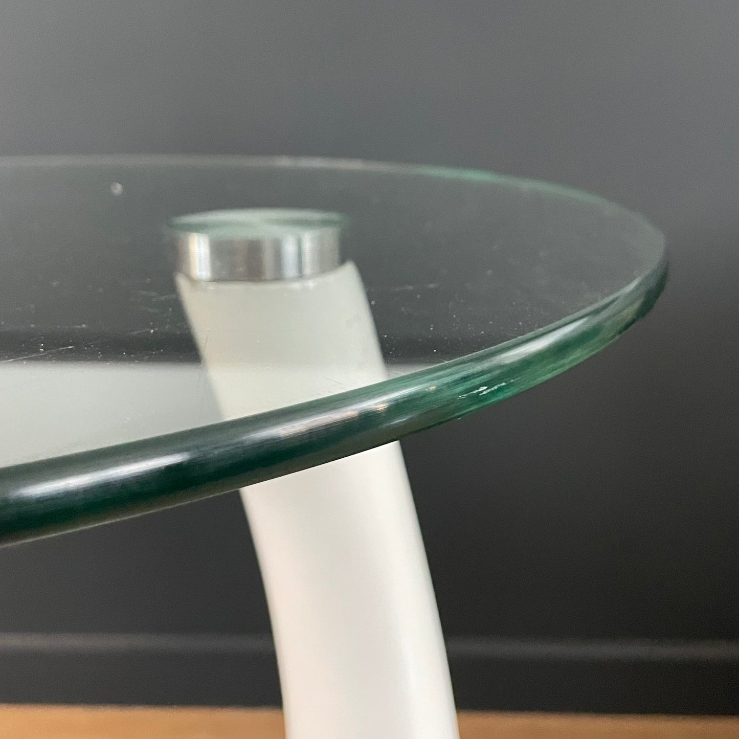 Table d’appoint space-age - Ref 1098