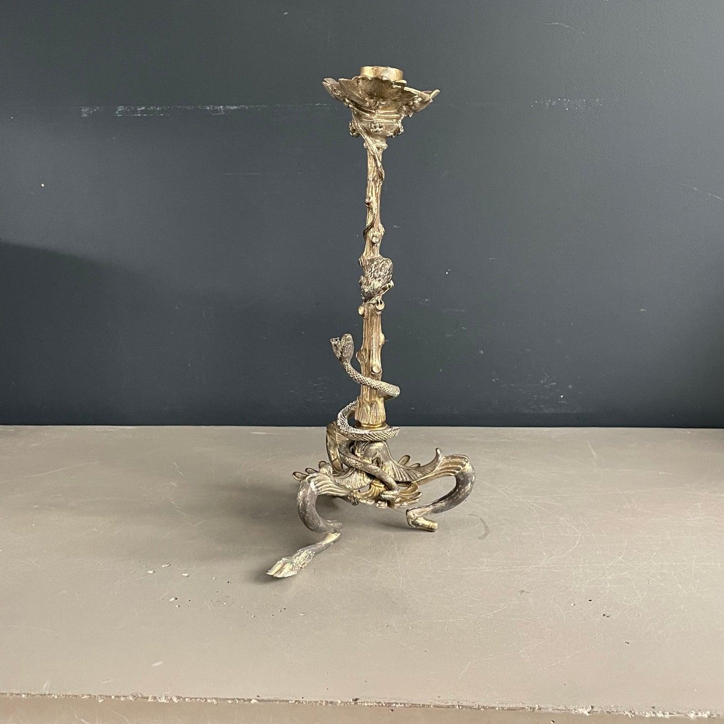 Bougeoir tripode en bronze doré serpent et souris - Ref 1183