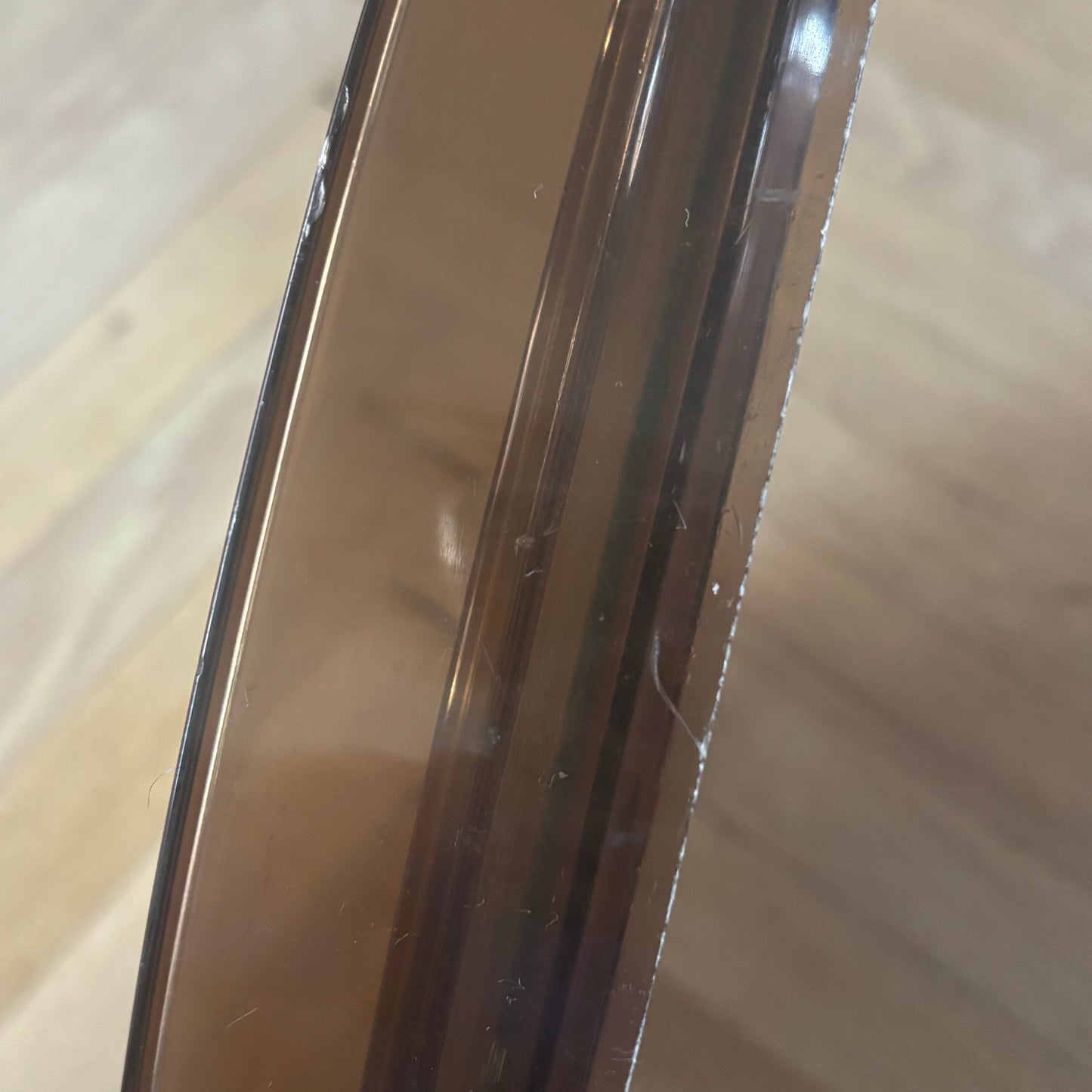 Miroir 70’s en plastique fumé - Ref 1241