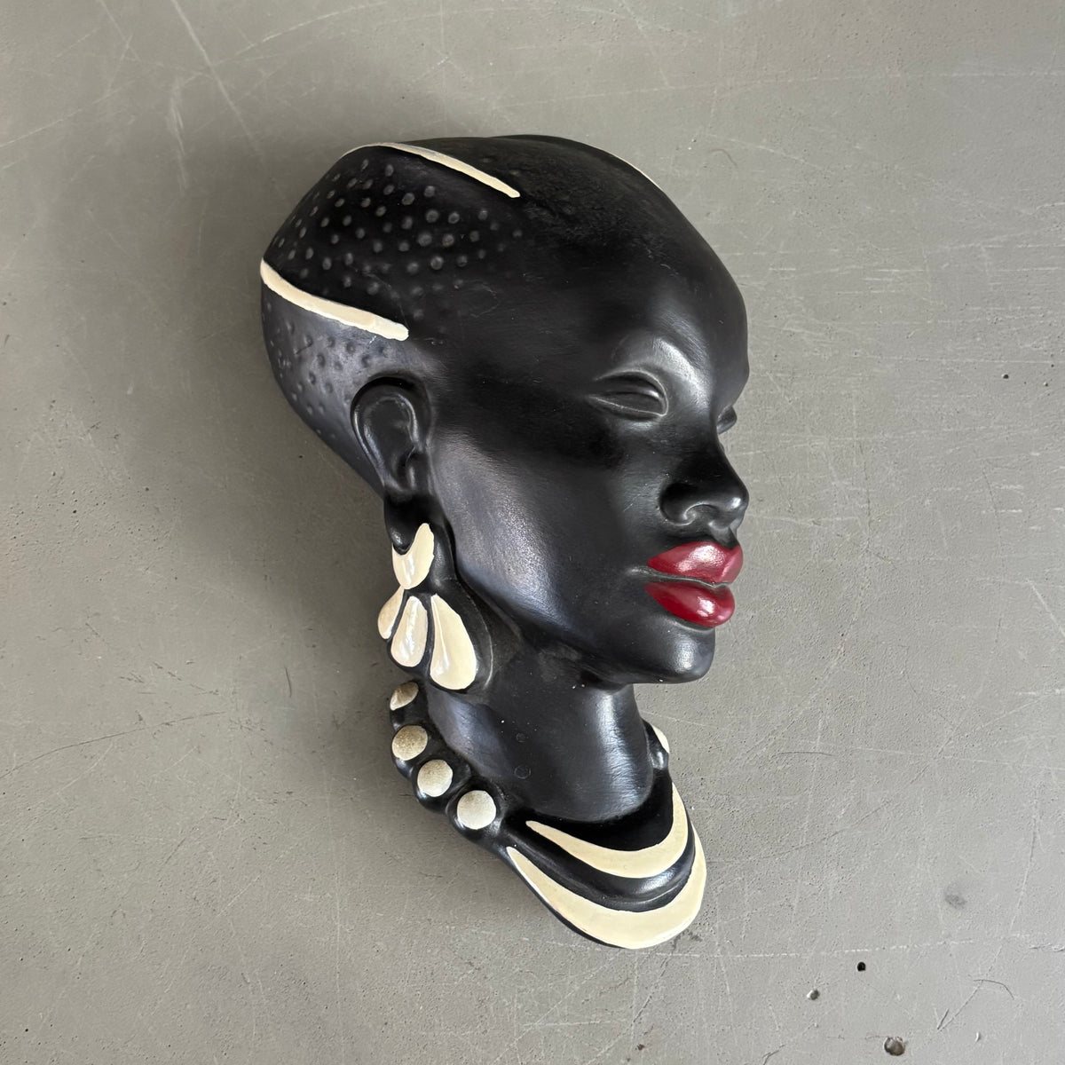 Paire de masques muraux - visages - en céramique années 50 - Ref 1383