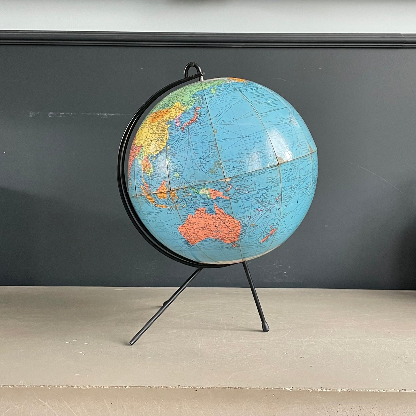 Globe terrestre vintage Girard et Barrère - Années 50-60 - piètement string - Ref 1153