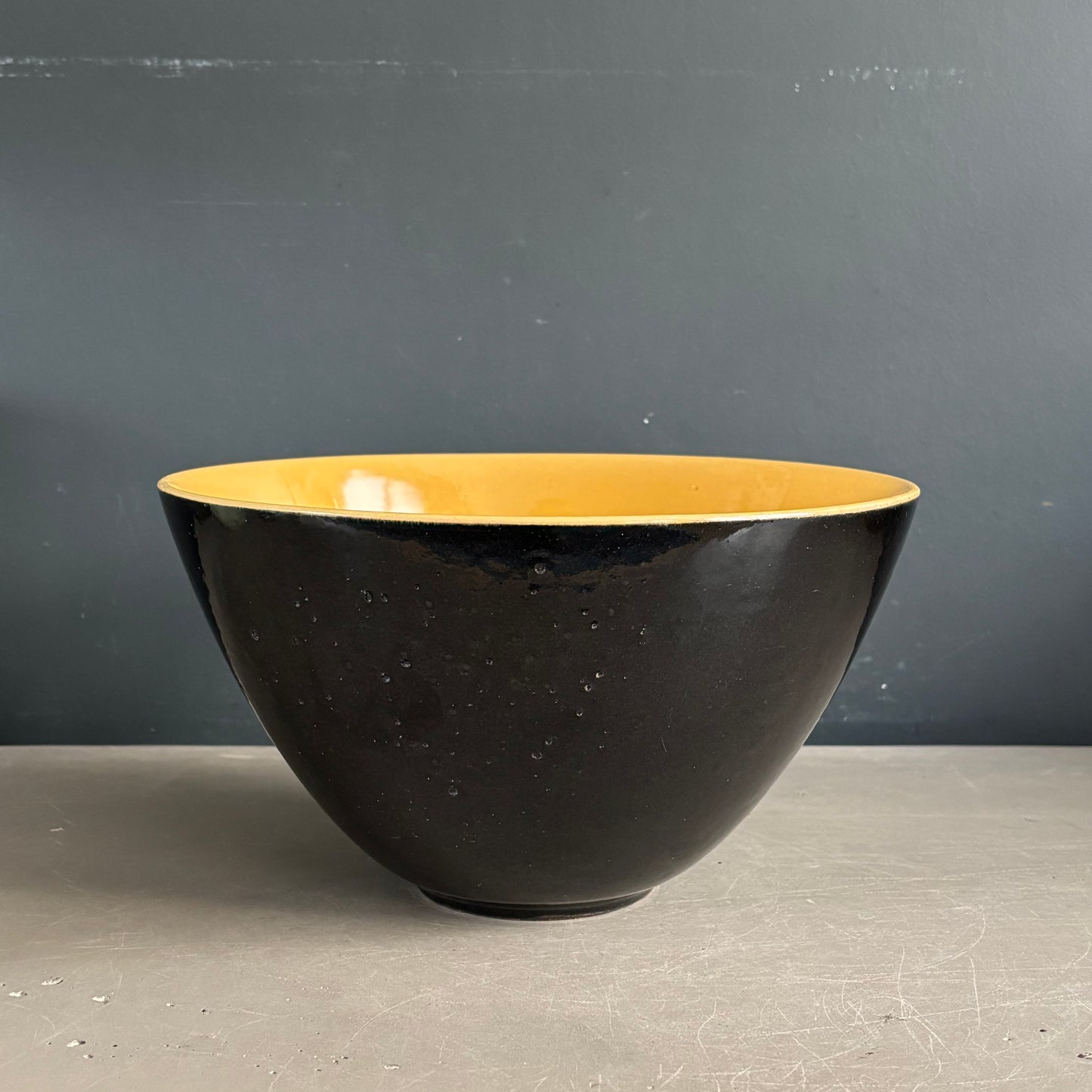Saladier en céramique artisanale émaillé jaune et noir - Ref 1274