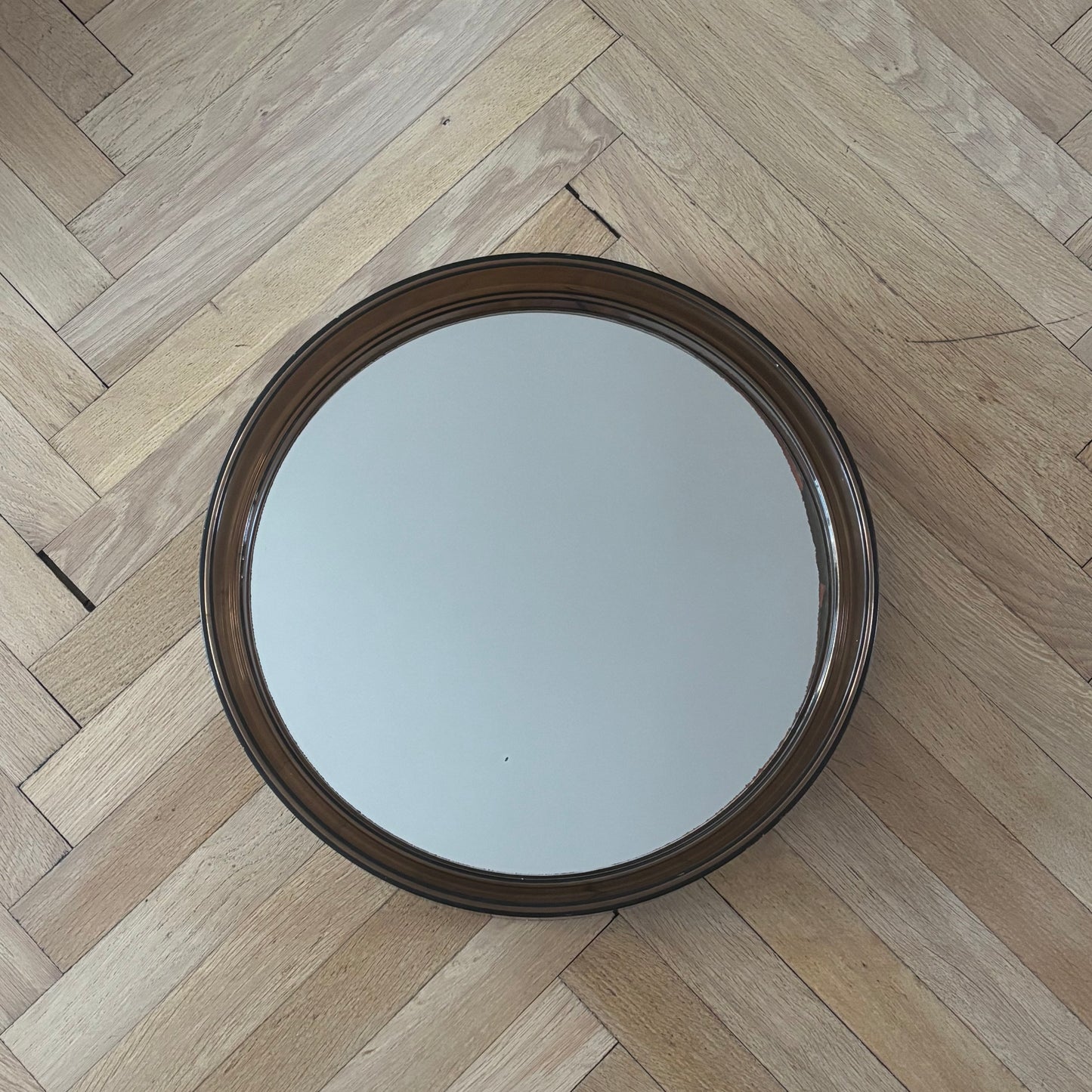 Miroir 70’s en plastique fumé - Ref 1241