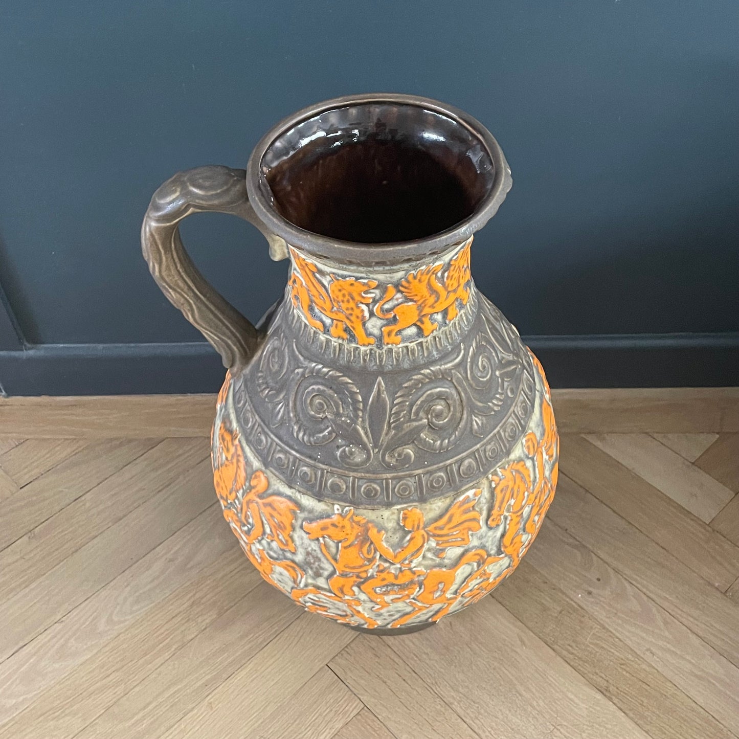 Grand vase de sol West Germany- motifs cavaliers oranges - Ref 1150