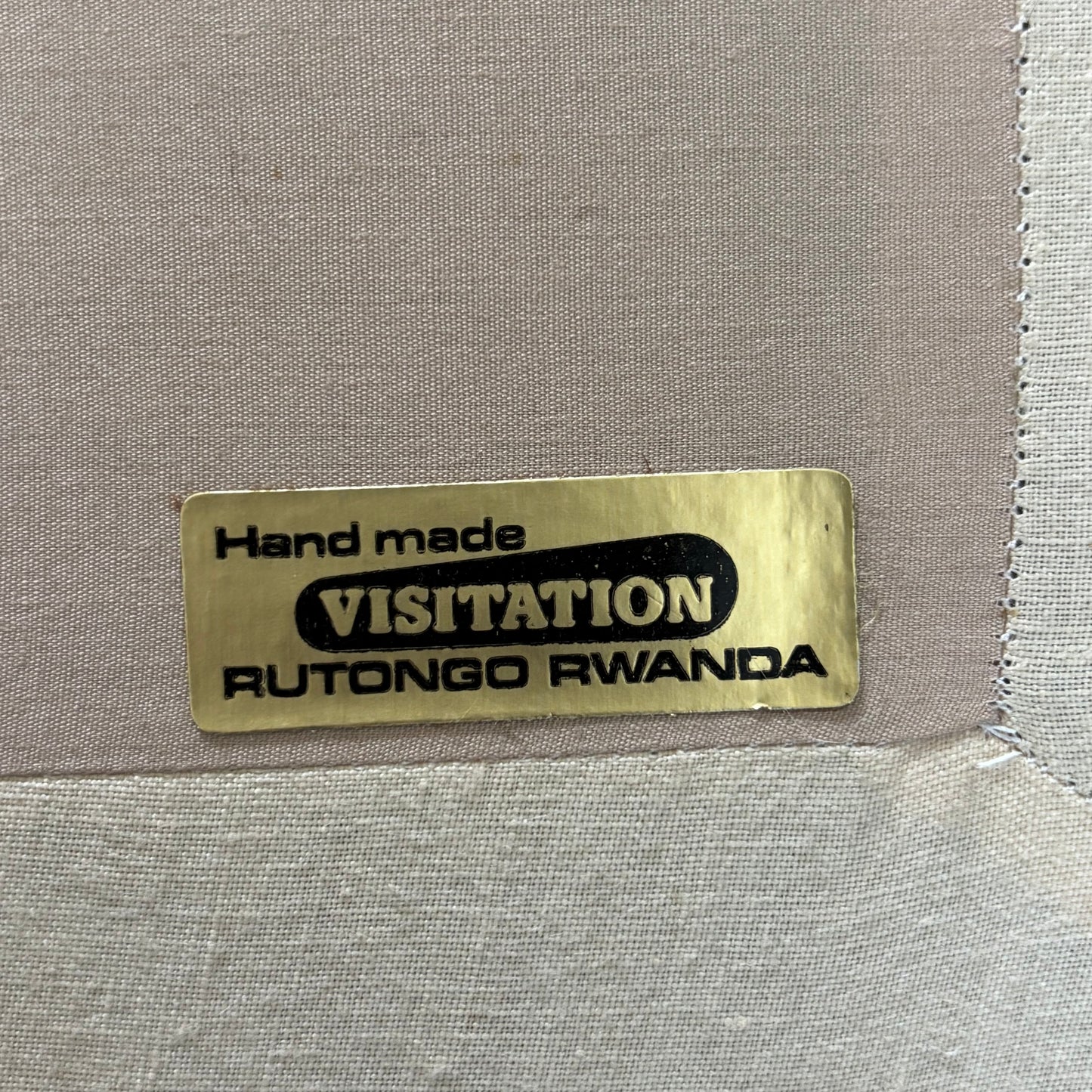Broderie artisanale du Rwanda - Maman gorille et son bébé - Ref 1301