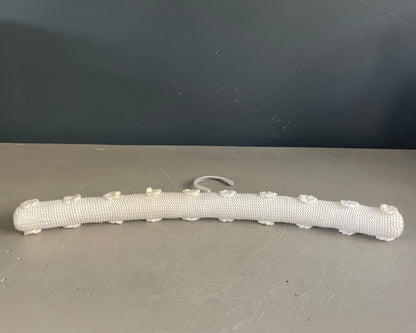 Cintre en crochet - Ref 935