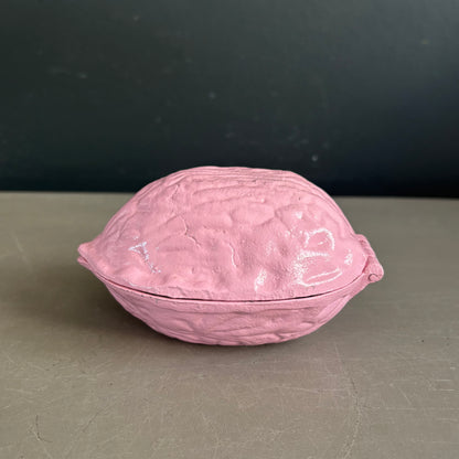 Casse-noix en fonte peinte en rose - Ref 1391