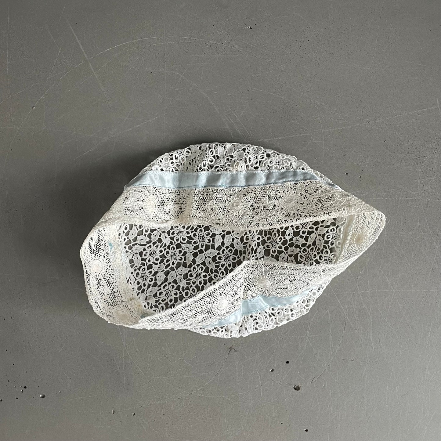 Bonnet de bébé ancien en dentelle - Ref 1159