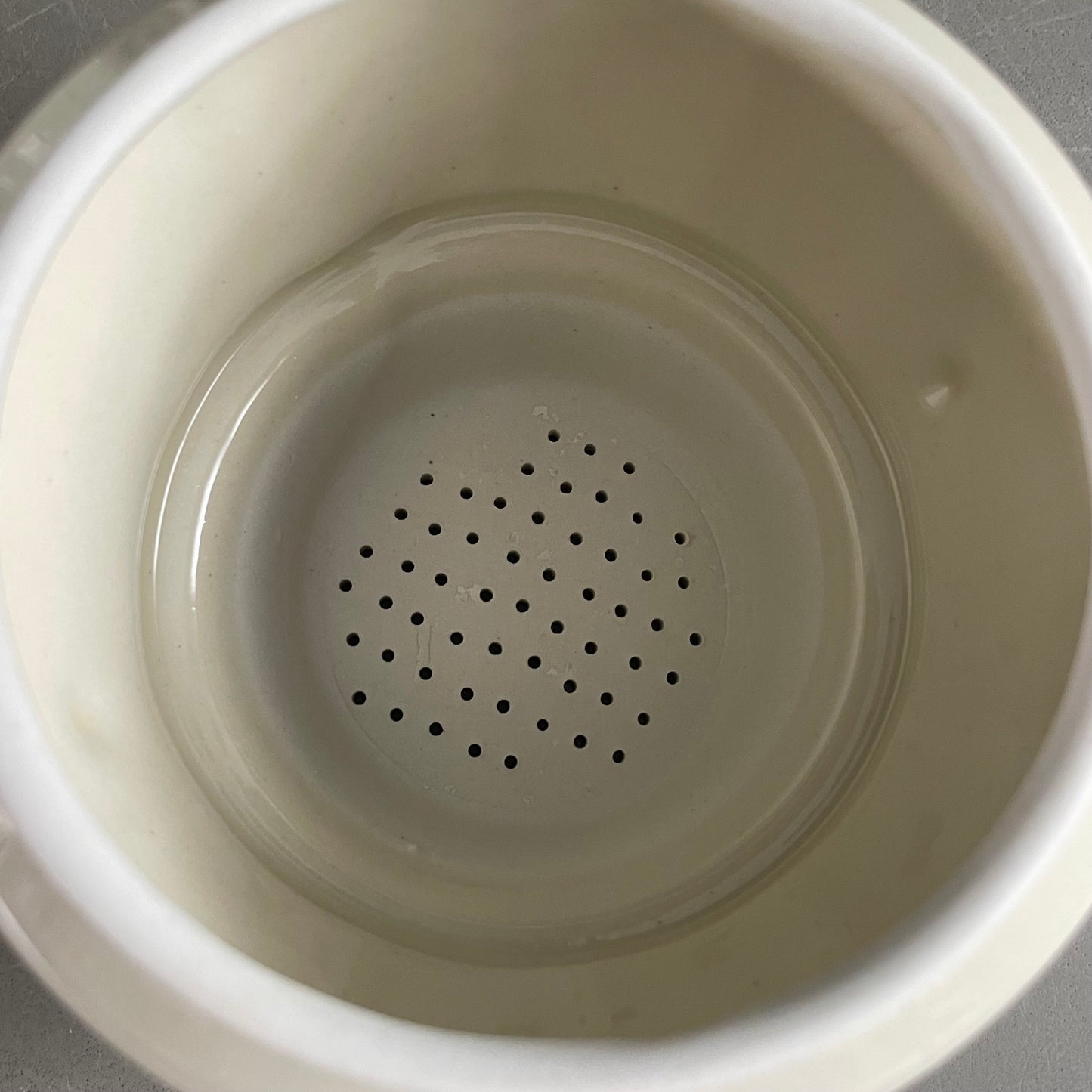 Cafetière ancienne avec filtre en céramique - Ref 1174