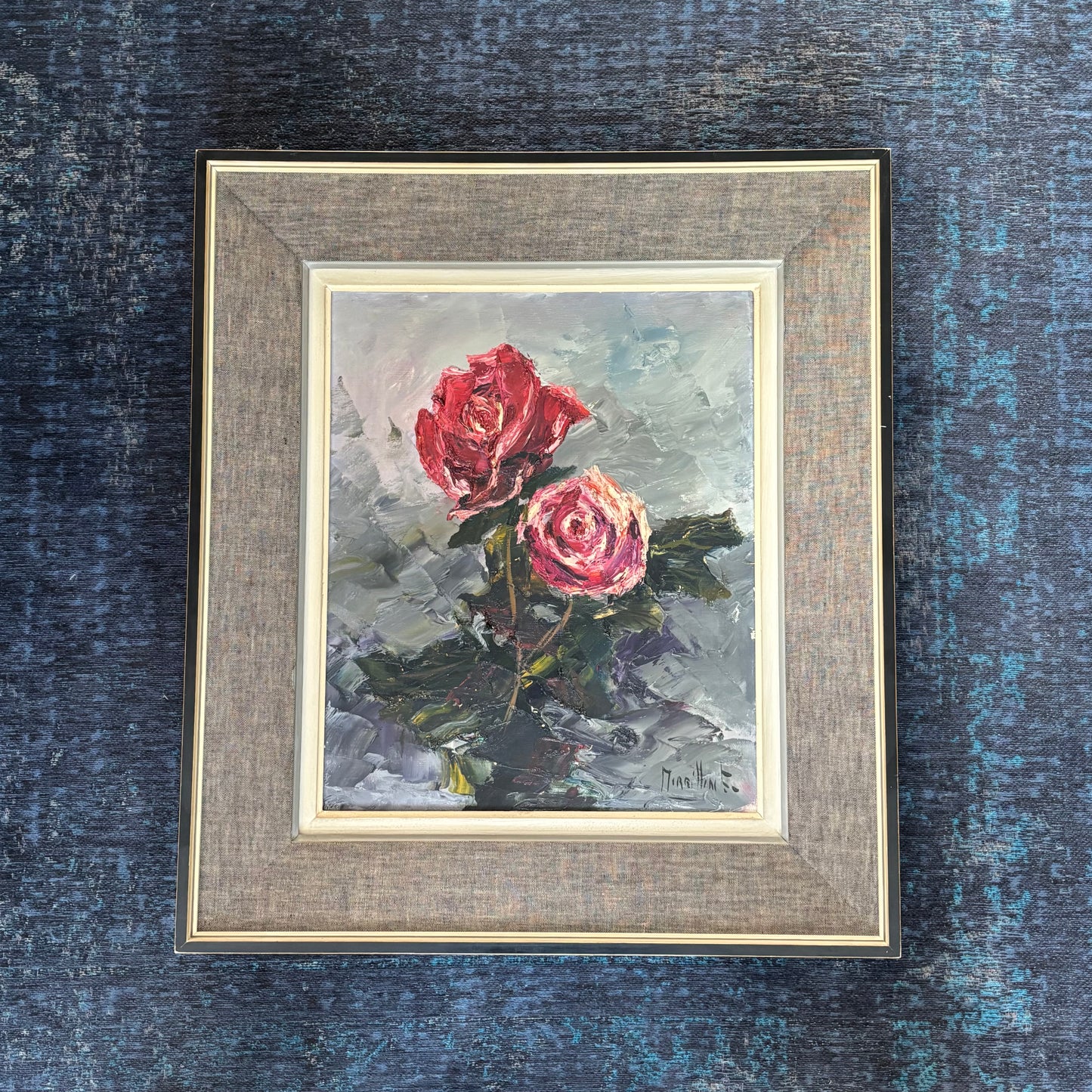Tableau roses encadrement tissus signé Moreillon - Ref 1275