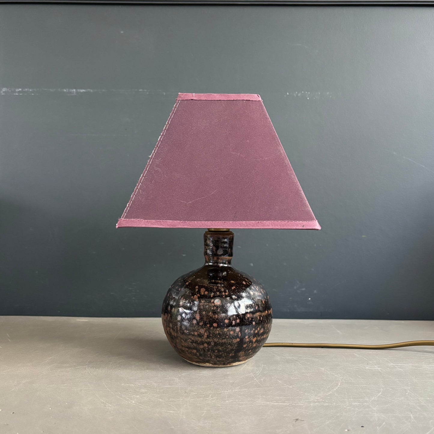 Lampe à pied en céramique et abat-jour pyramidal base carrée - Ref 1238