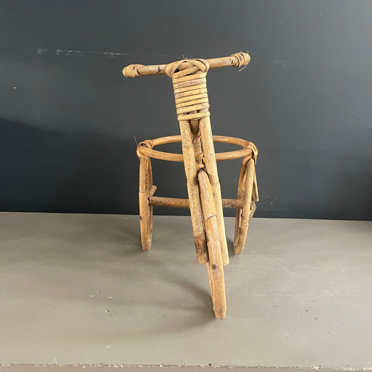 Porte plante tricycle en rotin - Ref 1117