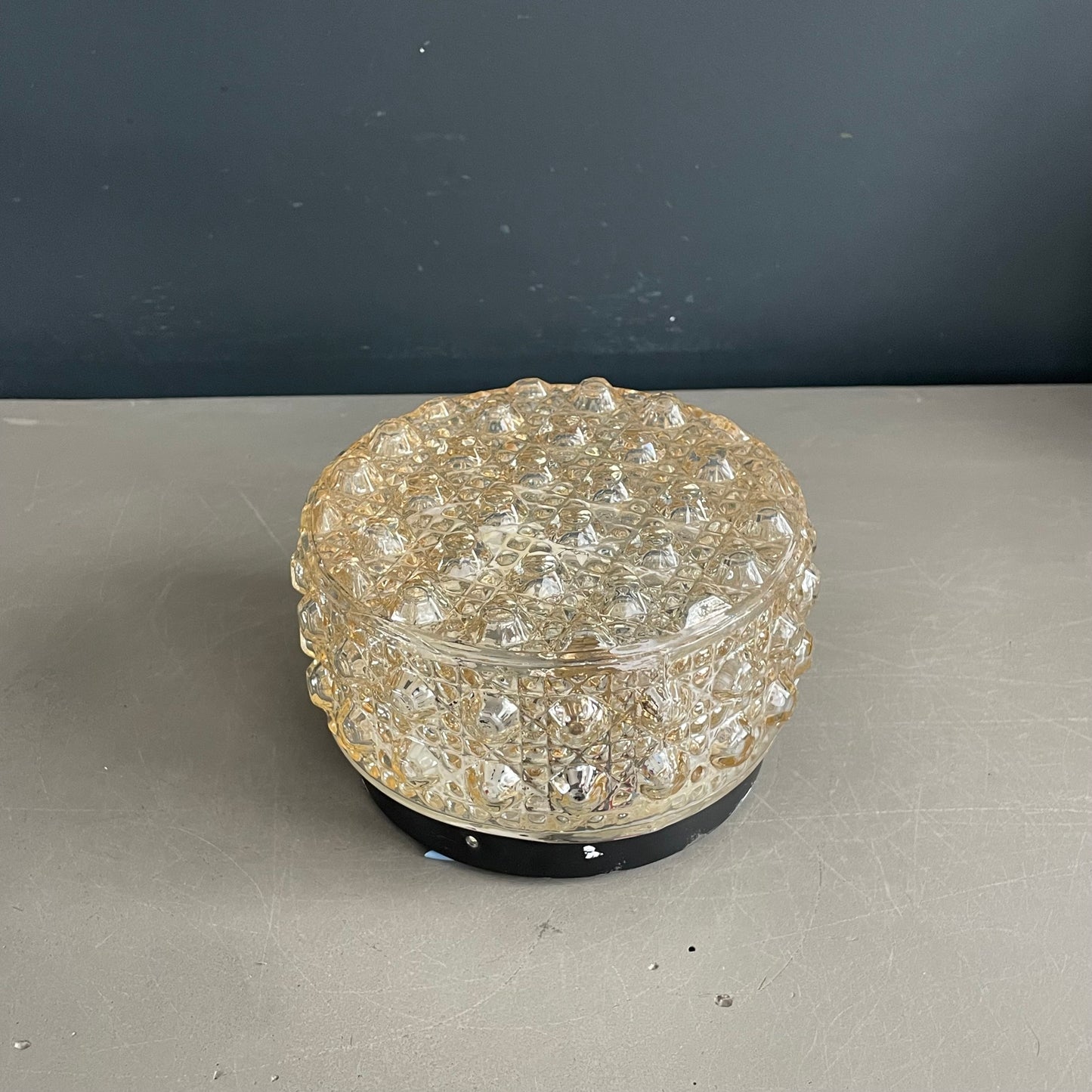 Plafonnier ou applique en verre moulé ambré - Ref 1180