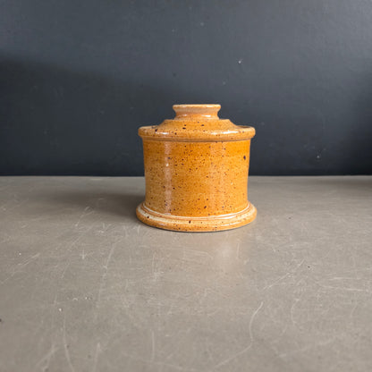 Beurrier en grès émaillé moucheté - Ref 1454