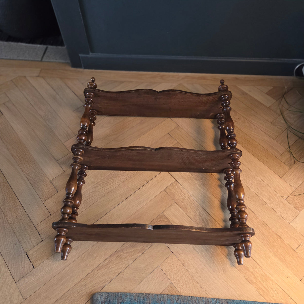 Étagère ancienne à suspendre/ poser en bois tourné - Ref 1464