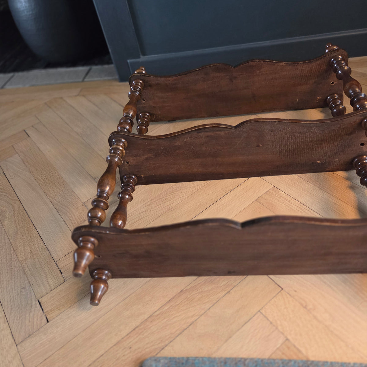Étagère ancienne à suspendre/ poser en bois tourné - Ref 1464