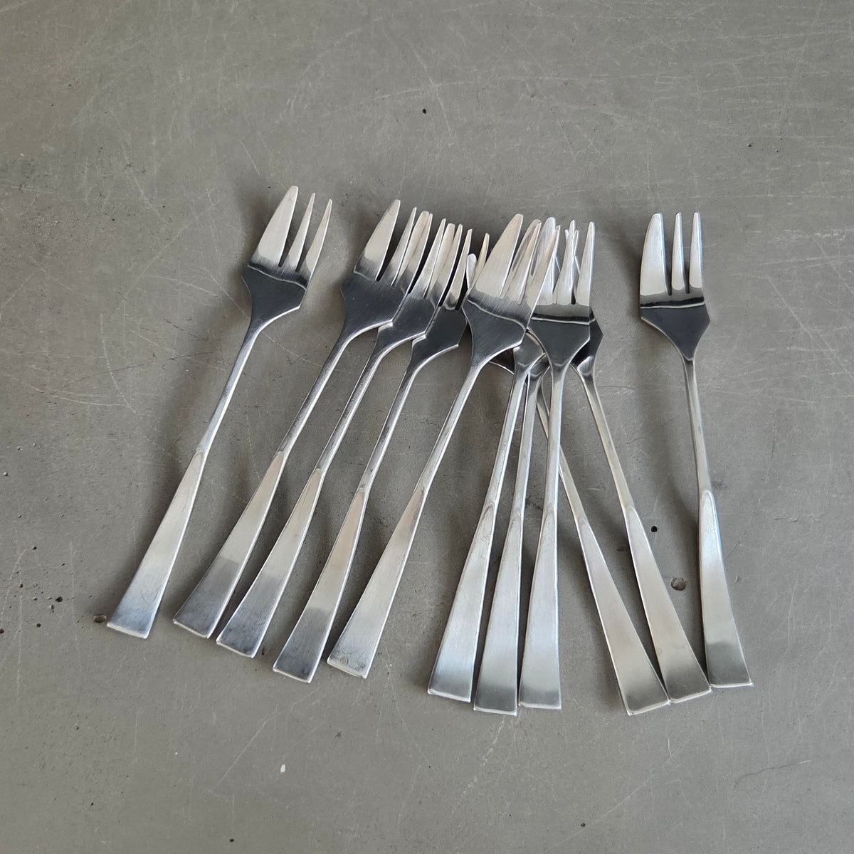 11 fourchettes à dessert Mepra « Dolce » – Italie vintage – boîte d’origine - Inox - Ref 1474