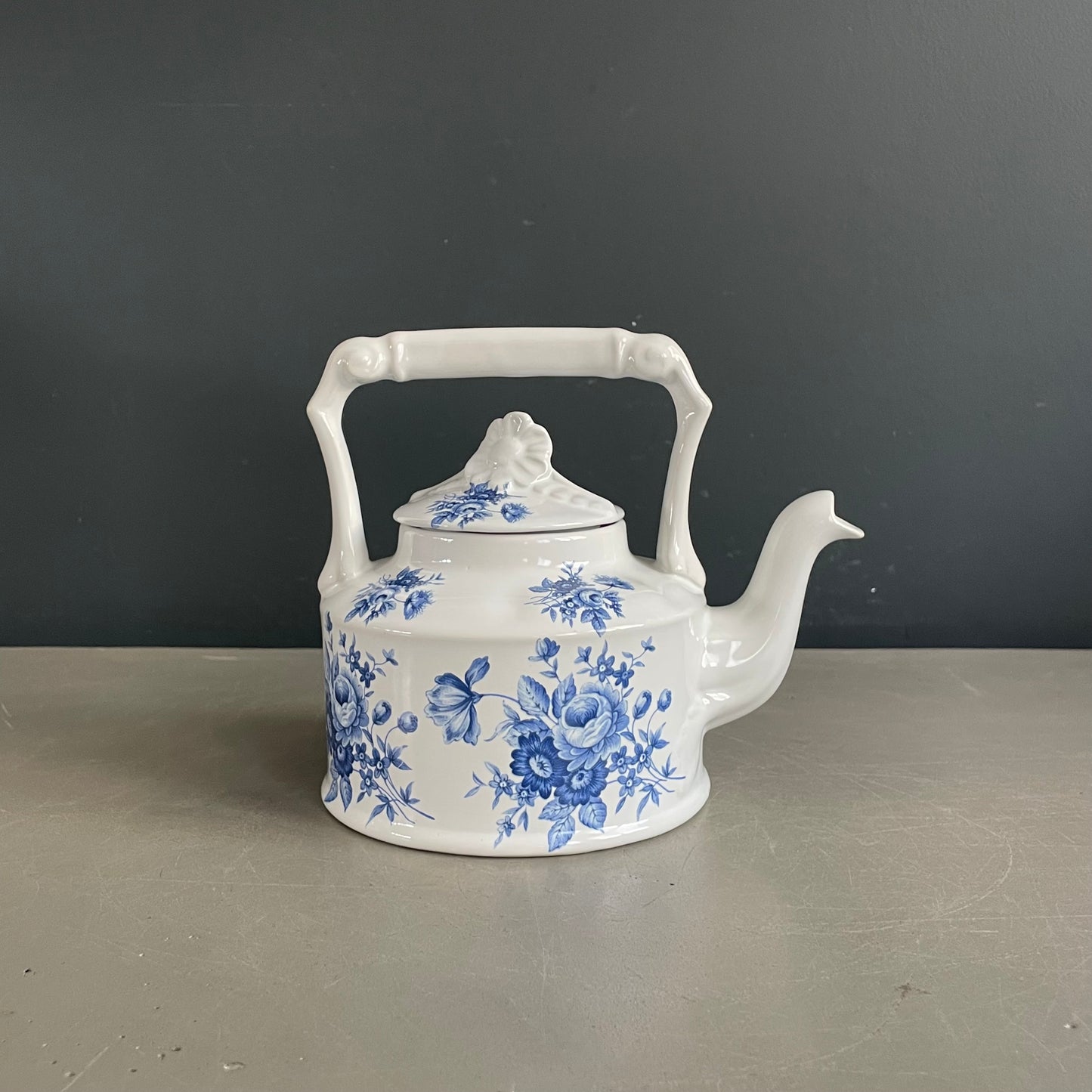 Théière anglaise Arthur Wood en porcelaine - Ref 1206