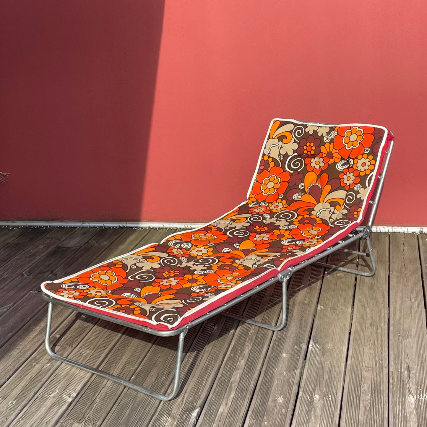 Lit de camp vintage à fleurs- Ref 924