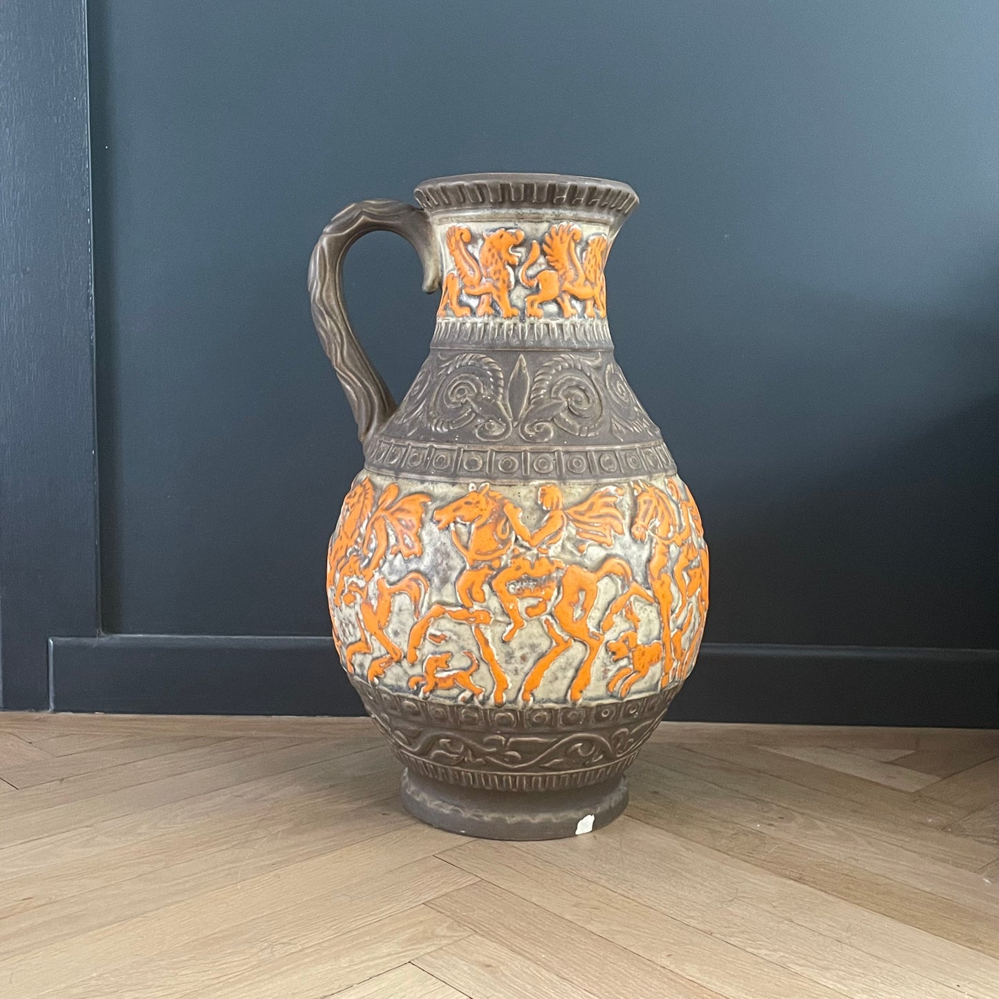Grand vase de sol West Germany- motifs cavaliers oranges - Ref 1150