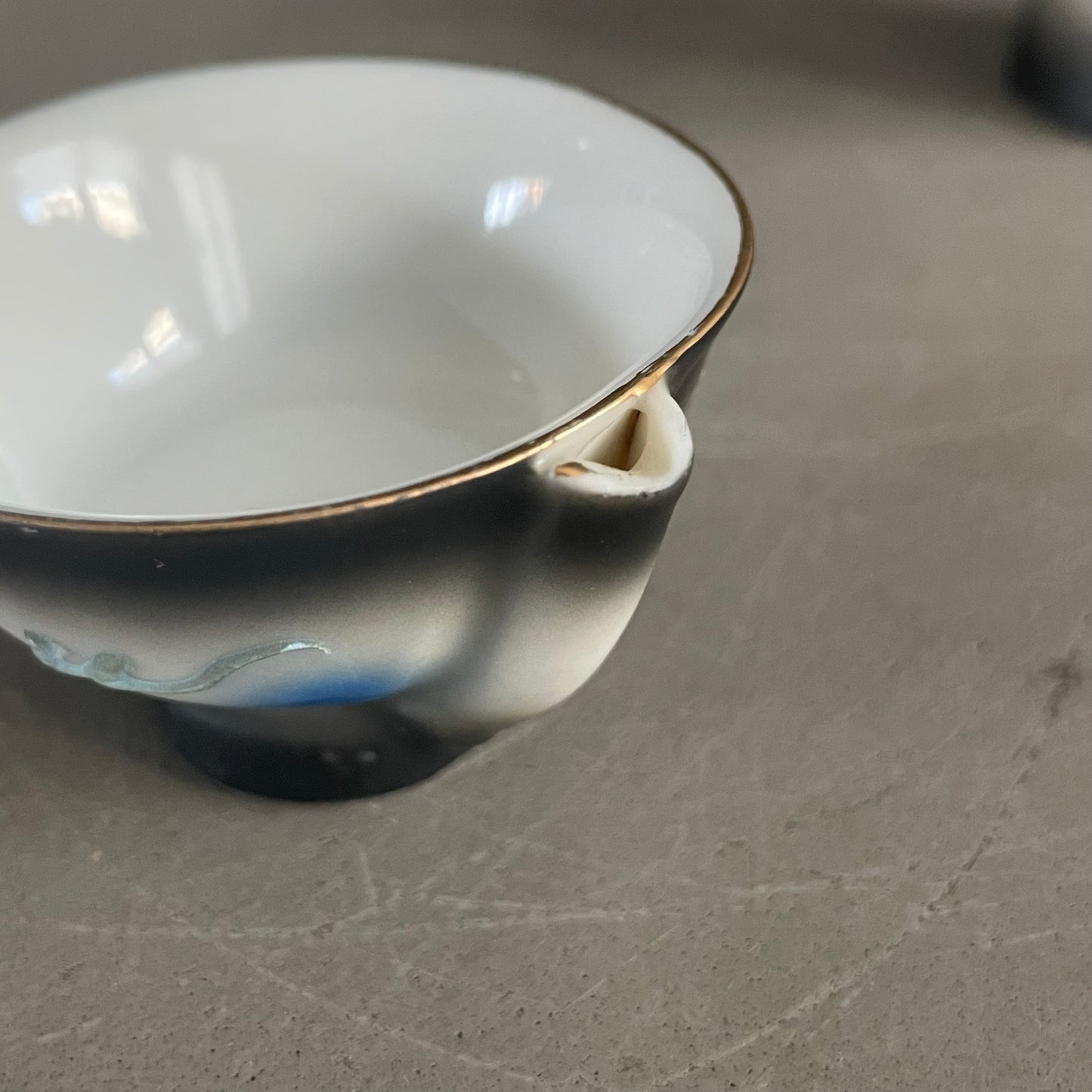 Service à saké en porcelaine – 6 tasses, bouteille et plateau - Ref 1123
