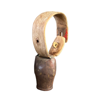 Cloche sonnaille ancienne avec son collier en bois - Ref 1320