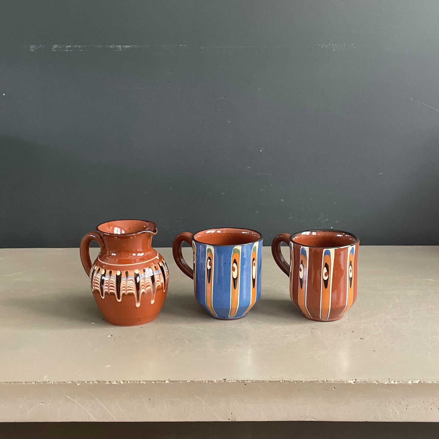 Ensemble tasses et pot à lait - Bulgarie - Ref 1139