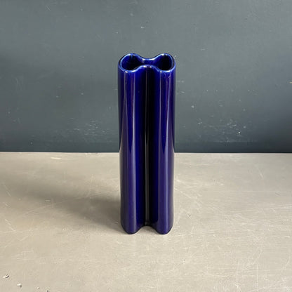 Vase vintage en céramique émaillée bleue Klein - Ref 1278