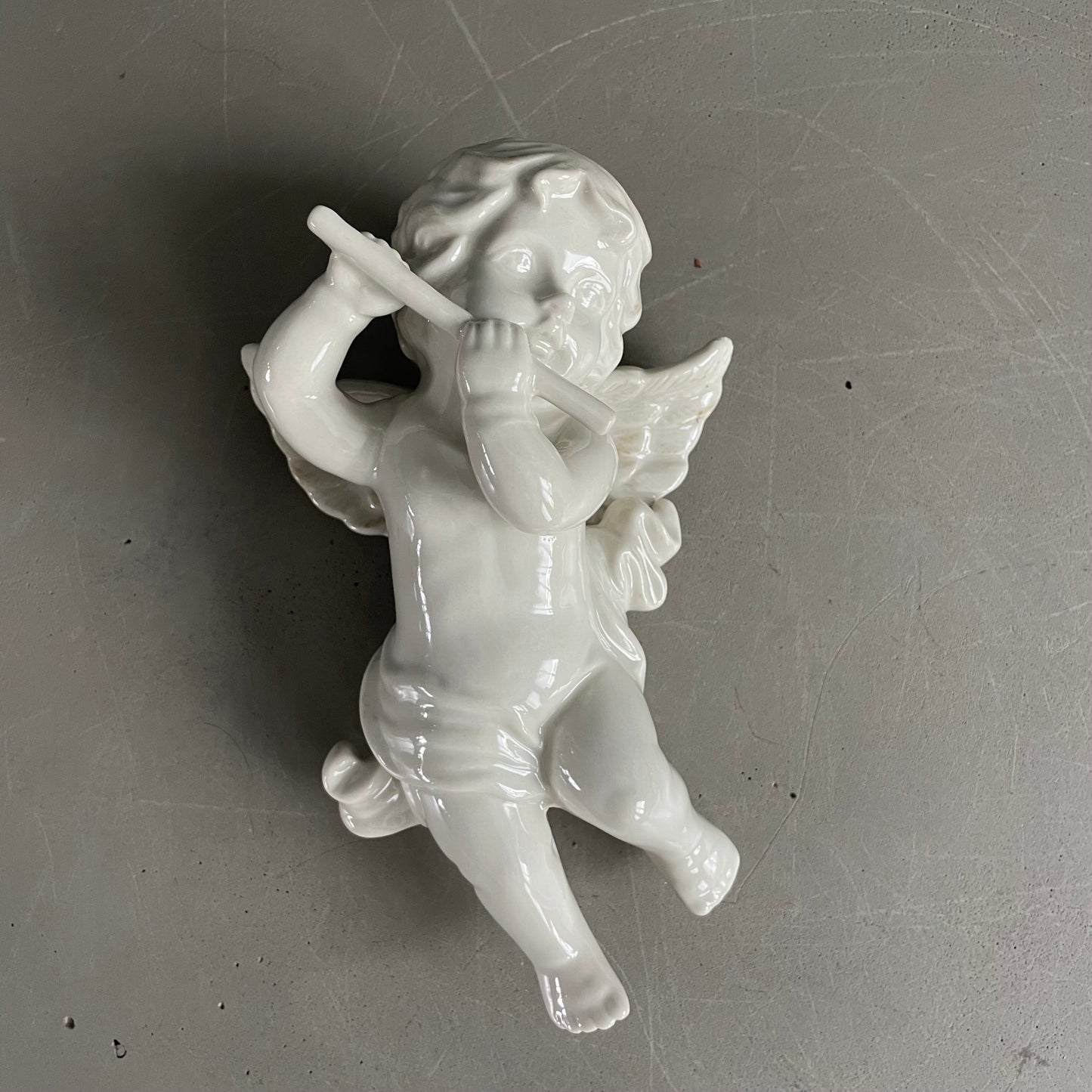 Paire d’anges en porcelaine à suspendre - Ref 1154
