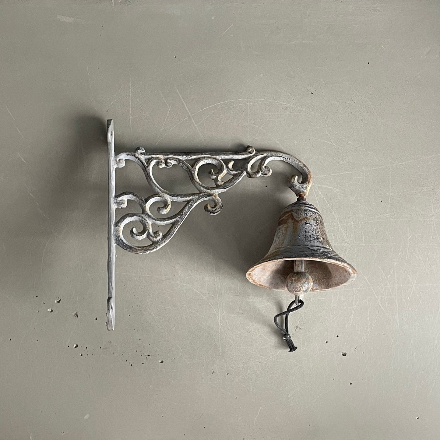 Cloche murale en fonte - Ref 1165