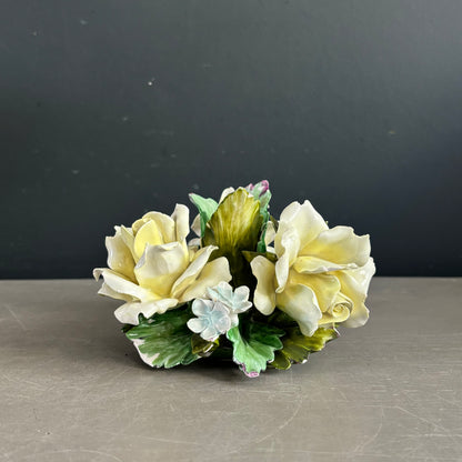 Bougeoir roses en barbotine de porcelaine - Capodimonte Italie - Ref 1378