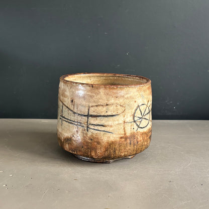 Cache-pot ou vide-poche cylindrique en céramique à motifs gravés signé - Ref 1220