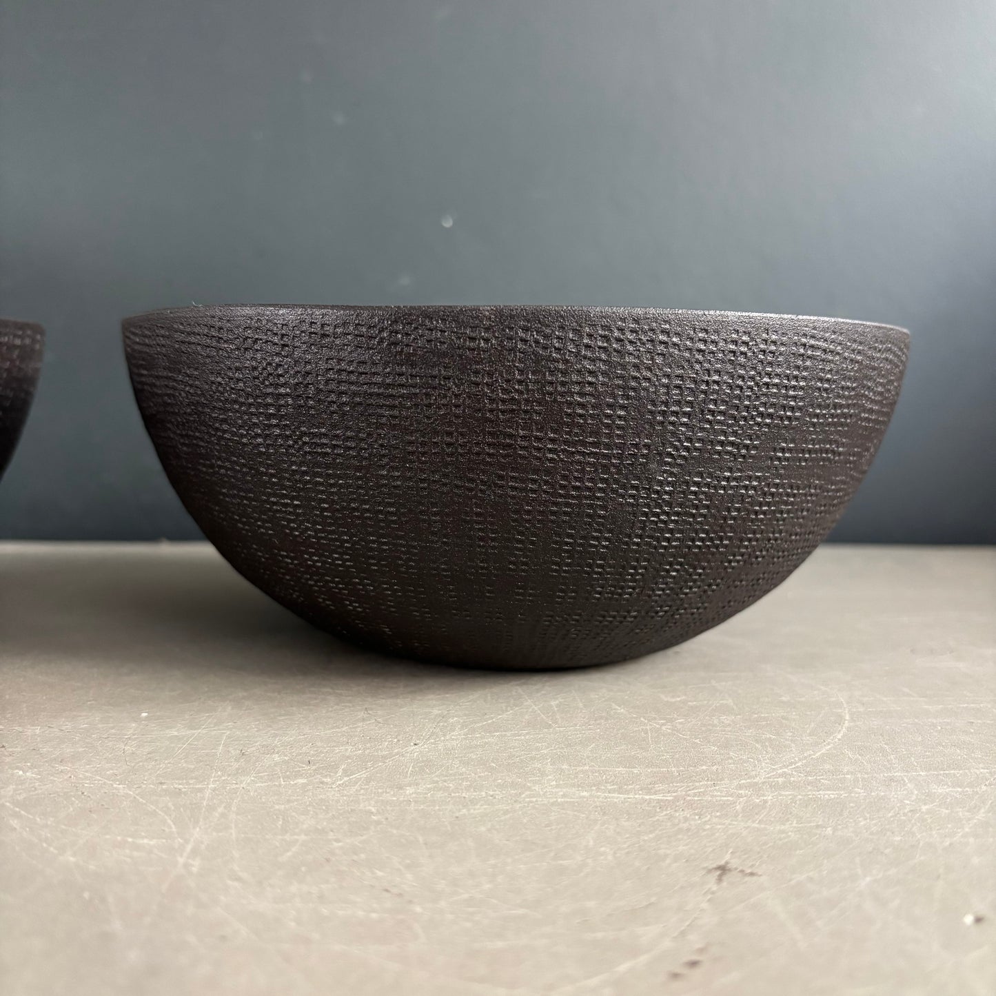 Paire de bols vide-poche en métal laqué noir - Ref 1249