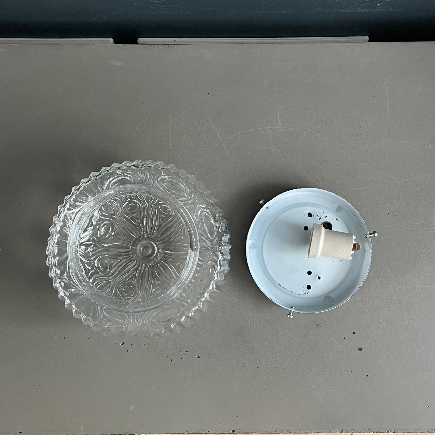 Plafonnier ou applique en verre moulé bombé - Ref 1184