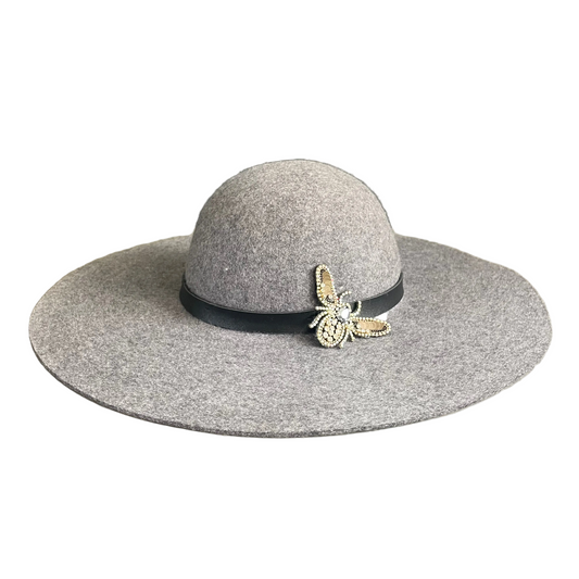Chapeau en feutre avec broche - Ref 1065