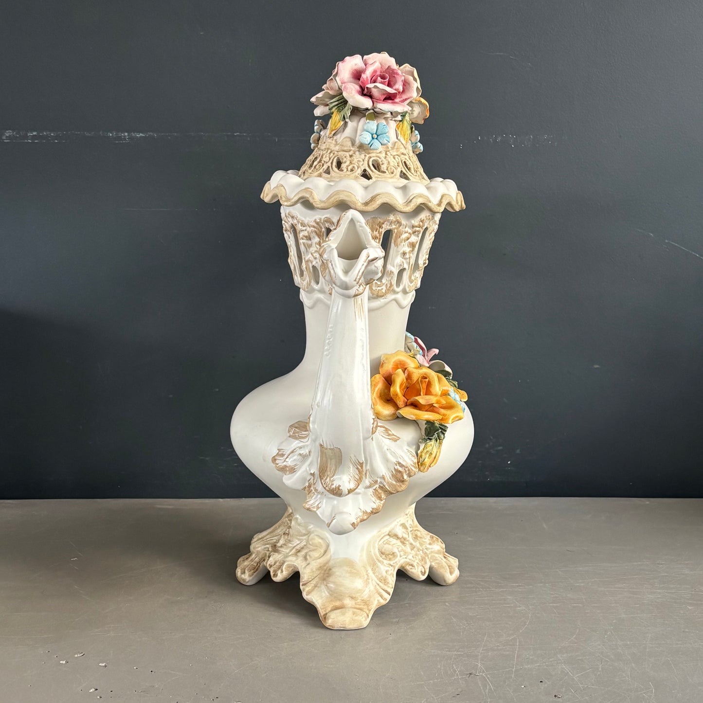 Grande verseuse en céramique et barbotine, Capodimonte, Italie, Années 50 - Ref 1295