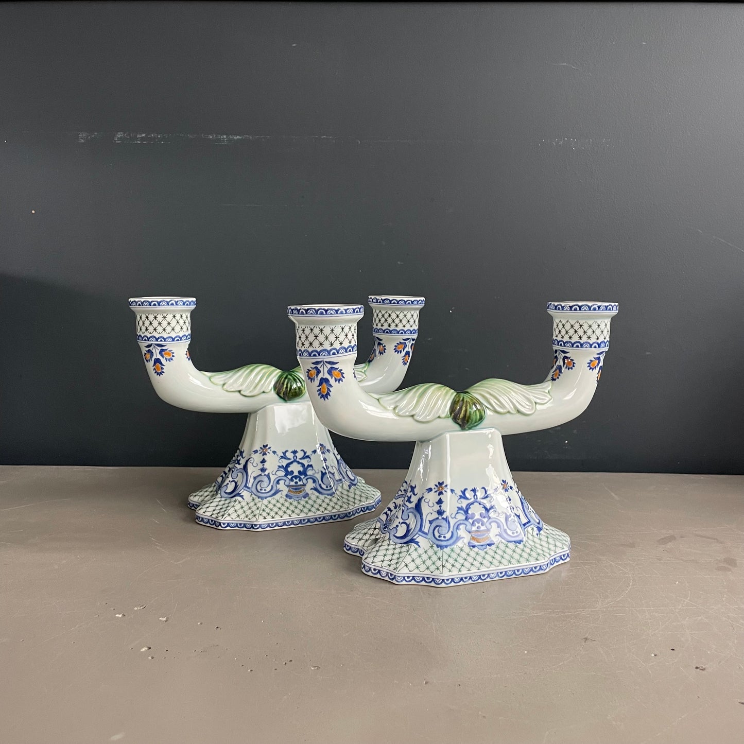 Paire de chandeliers en faïence de Gien - pieds de lampes - Ref 1170