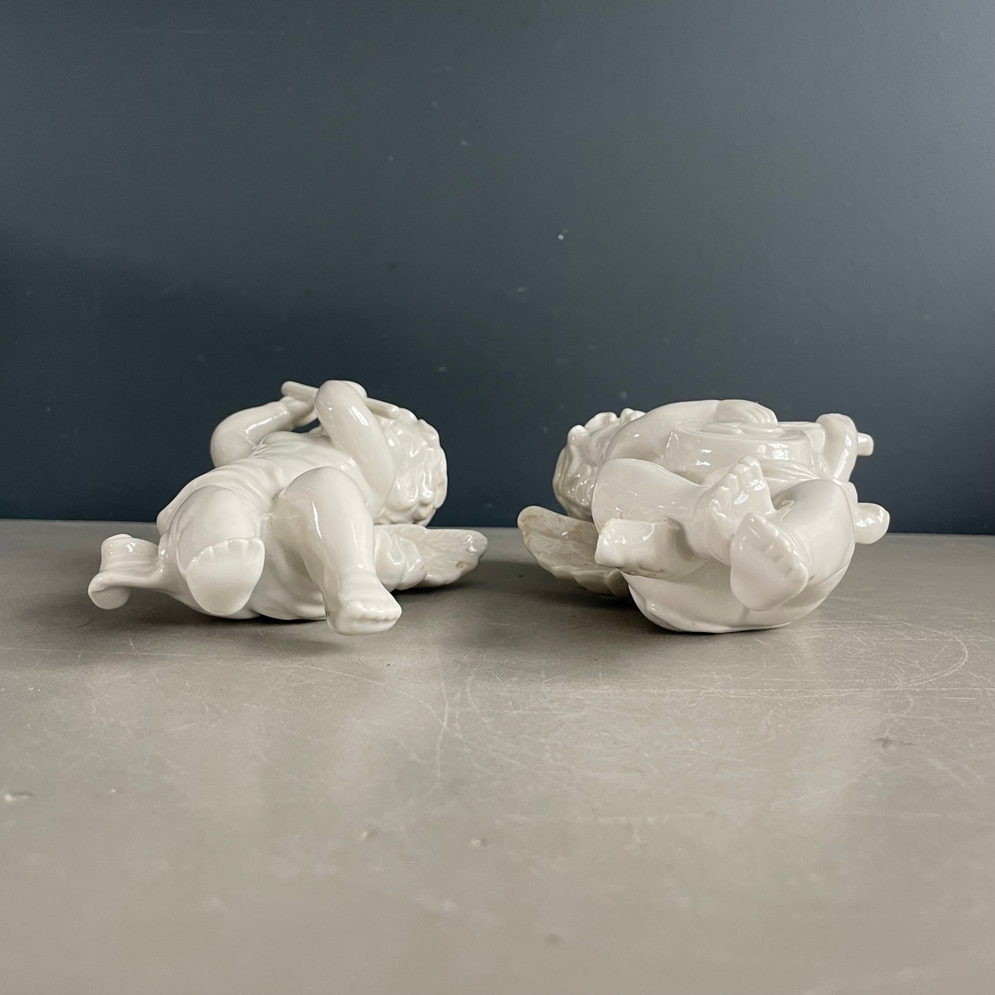 Paire d’anges en porcelaine à suspendre - Ref 1154