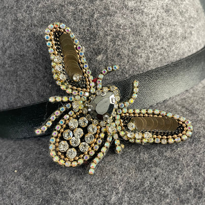 Chapeau en feutre avec broche - Ref 1065