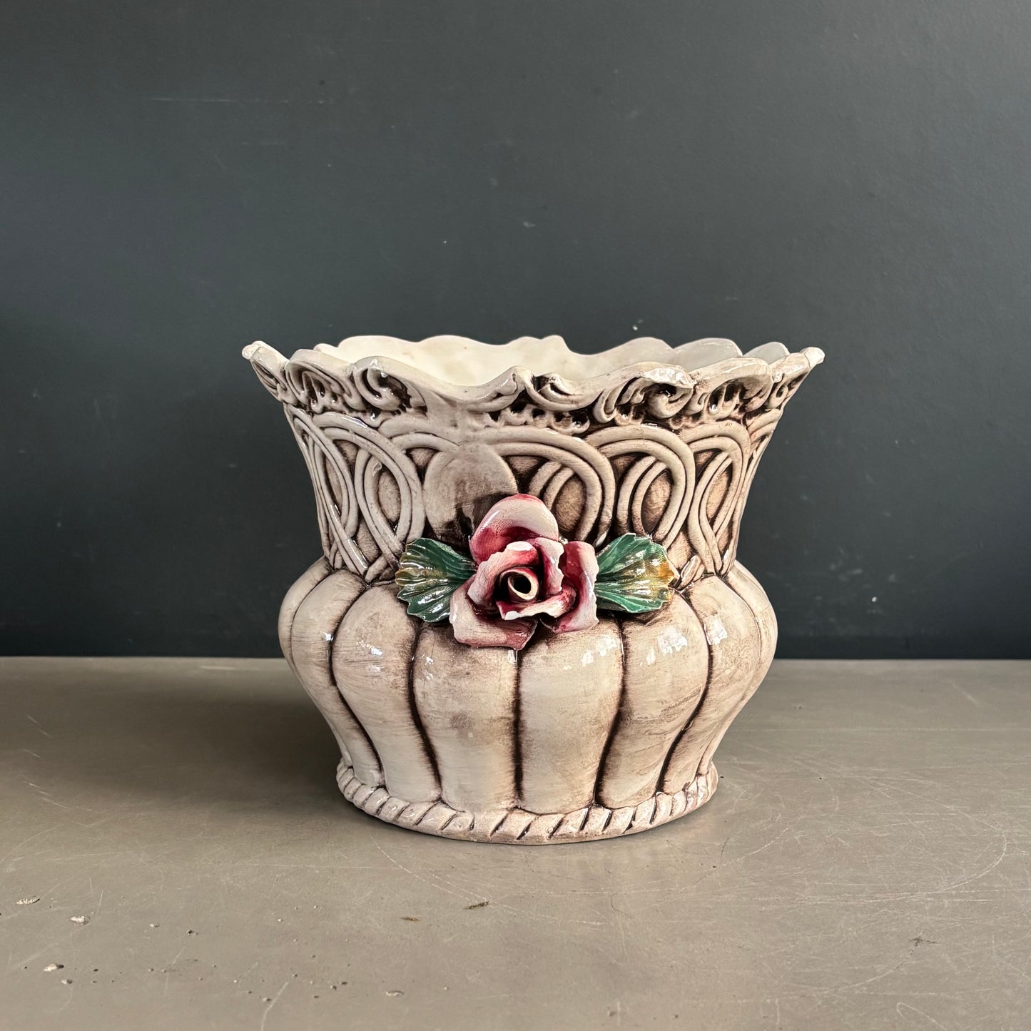 Cache-pot en barbotine italienne - Majolique - Faïencerie de Bassano - Ref 1218