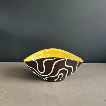 Bol apéritif en céramique jaune et noir, forme libre, West Germany - Ref 1216